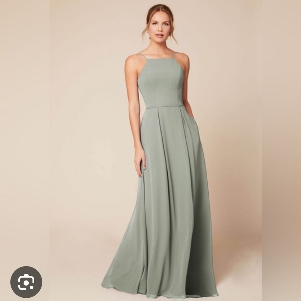Chic Sage Green Maxi Dress
